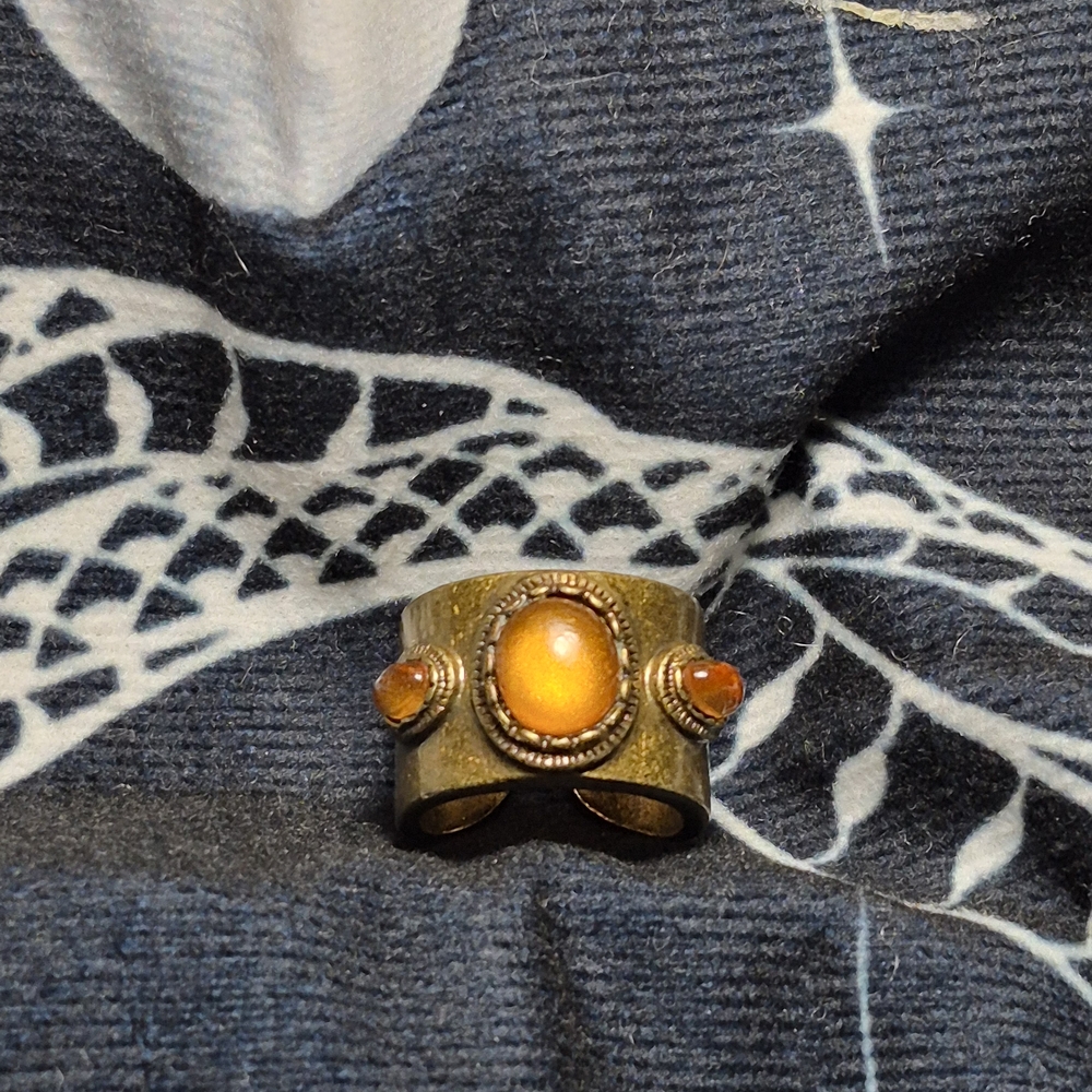 Elegant Gold and Orange Women's Ring